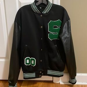 Trendy bomber jacket